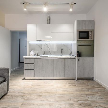 Miku Apartment-City Walk 1Bd Stylish Apartment ティラナ エクステリア 写真