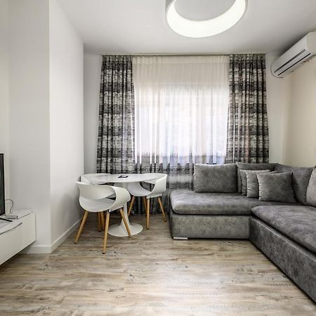 Miku Apartment-City Walk 1Bd Stylish Apartment ティラナ エクステリア 写真