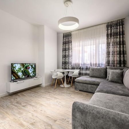 Miku Apartment-City Walk 1Bd Stylish Apartment ティラナ エクステリア 写真