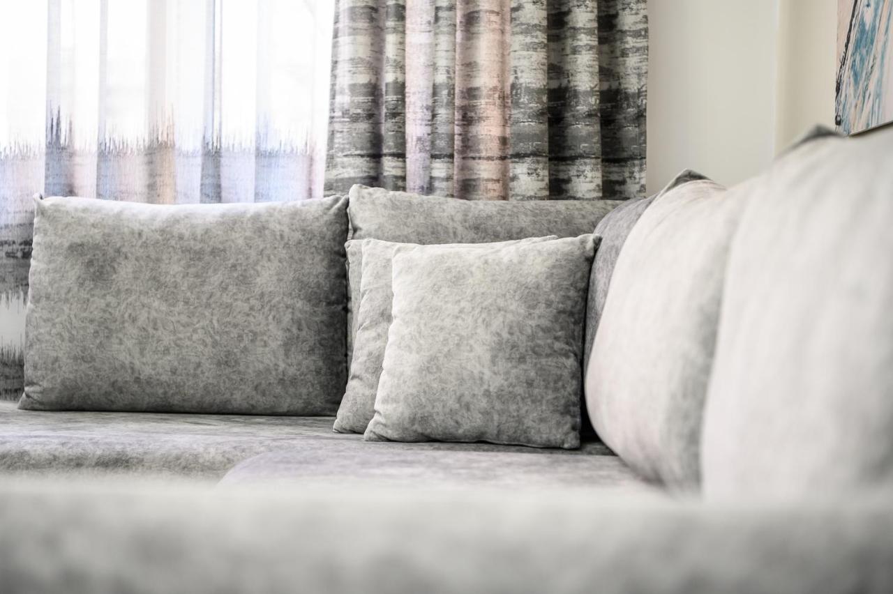Miku Apartment-City Walk 1Bd Stylish Apartment ティラナ エクステリア 写真