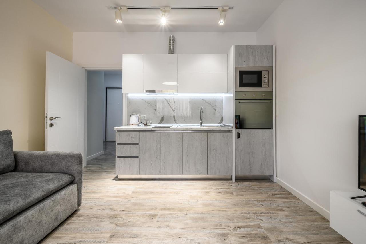 Miku Apartment-City Walk 1Bd Stylish Apartment ティラナ エクステリア 写真