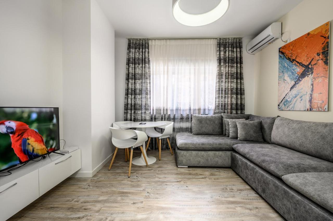 Miku Apartment-City Walk 1Bd Stylish Apartment ティラナ エクステリア 写真