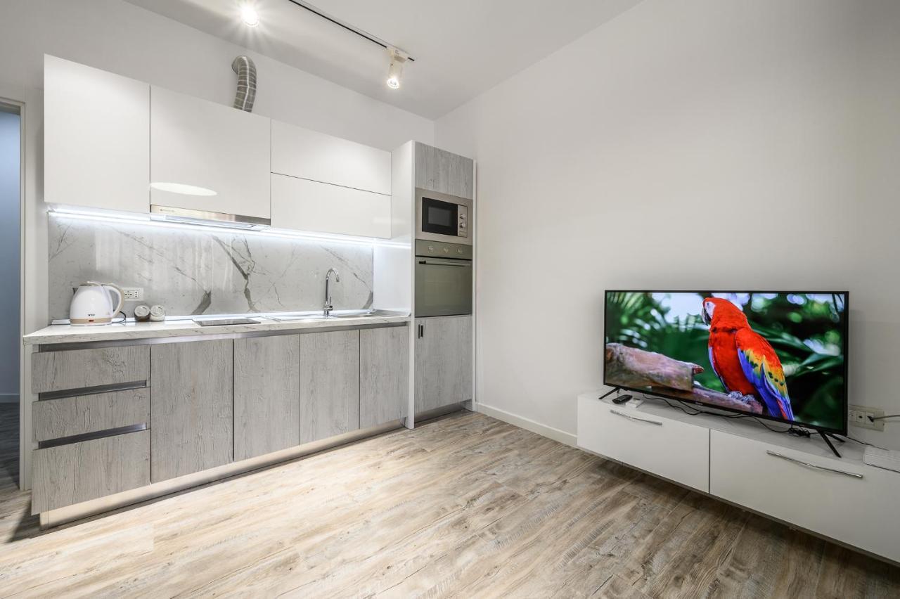 Miku Apartment-City Walk 1Bd Stylish Apartment ティラナ エクステリア 写真