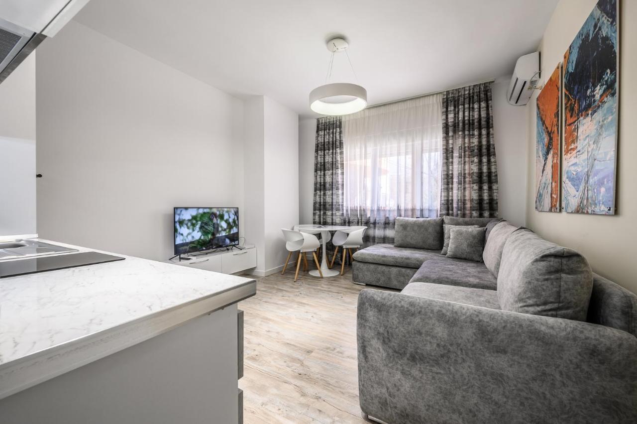 Miku Apartment-City Walk 1Bd Stylish Apartment ティラナ エクステリア 写真