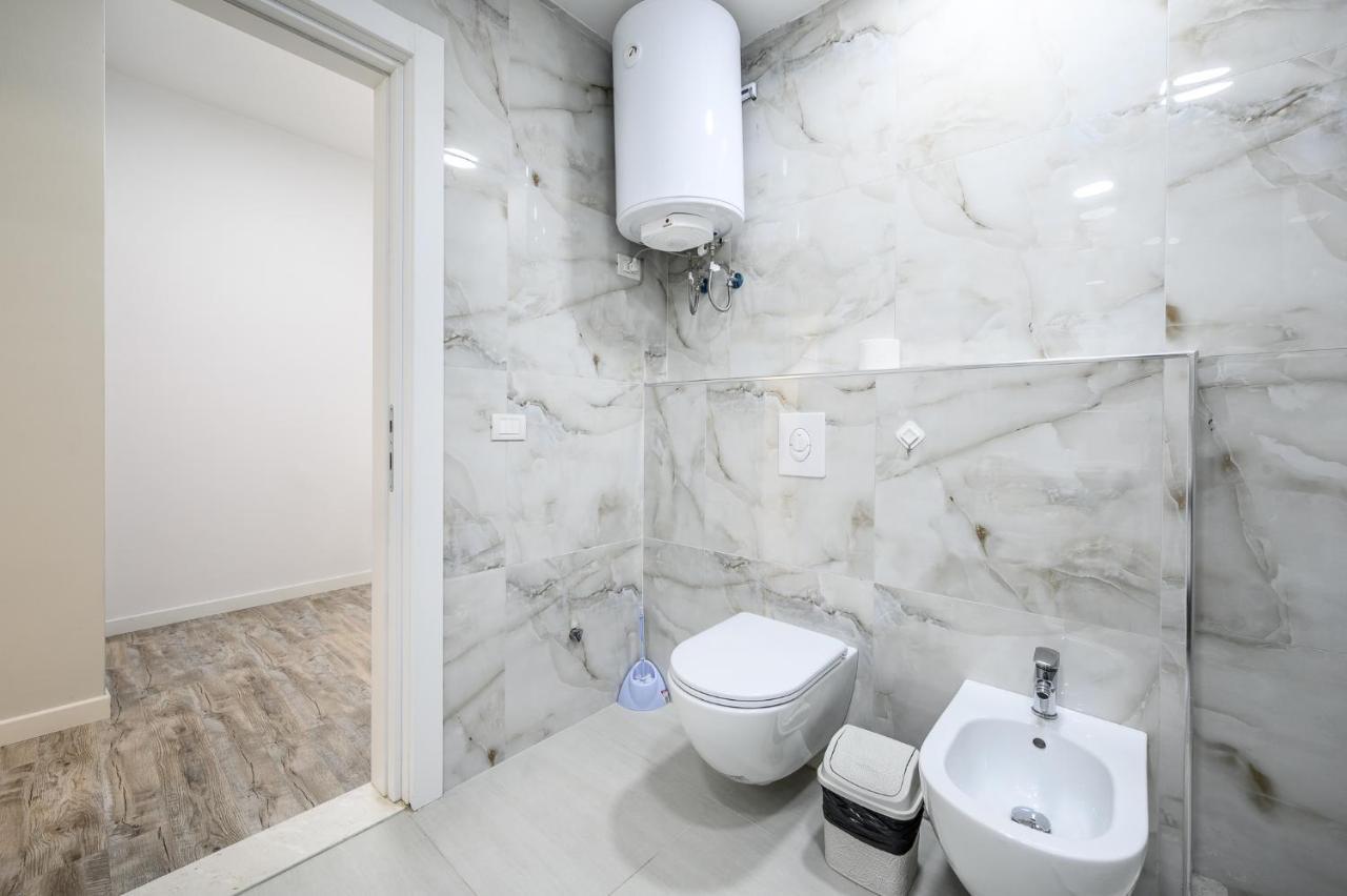Miku Apartment-City Walk 1Bd Stylish Apartment ティラナ エクステリア 写真